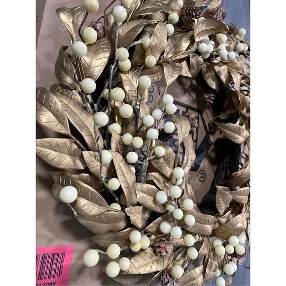 HGTV Home Collection Unlit Artificial Christmas Wreath Metallic Gold 24” NEW - Picture 4 of 7
